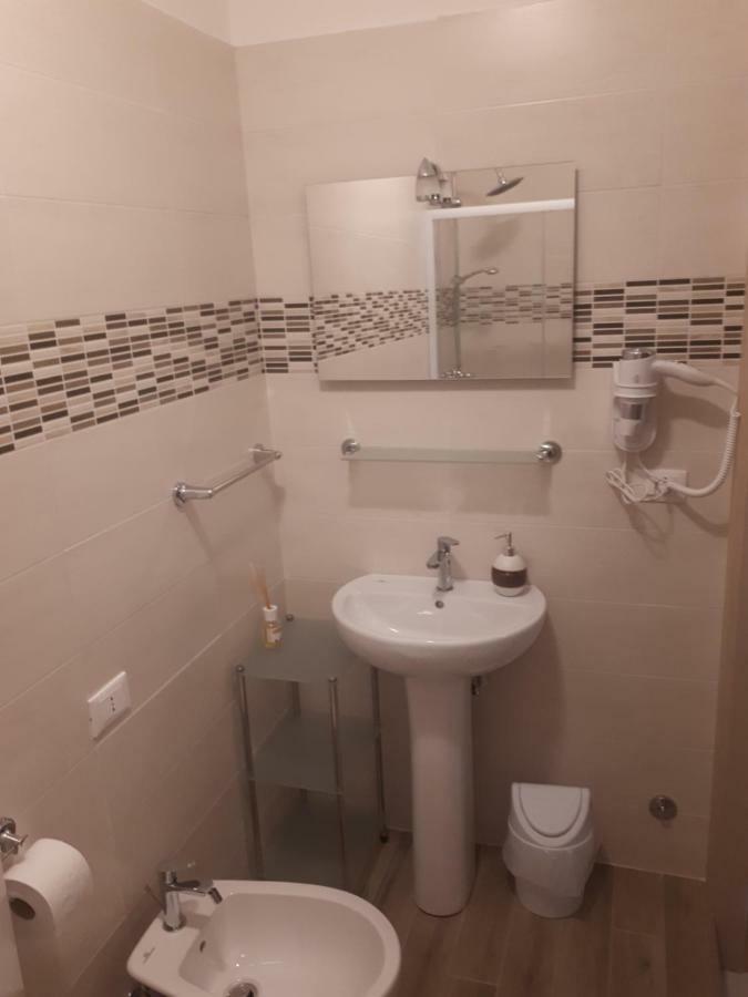 Le Camere Di Sabrina Con Bagno In Camera Sarzana Zewnętrze zdjęcie